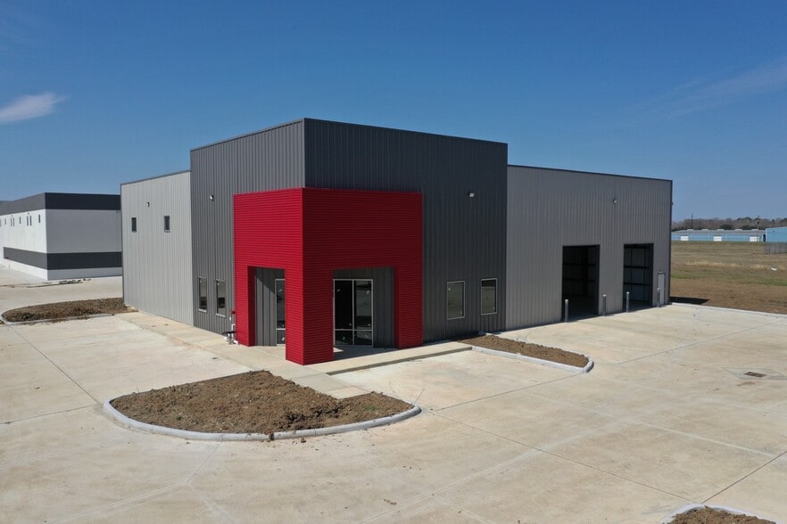 1613 N Main St, Pearland, TX for sale - Building Photo - Image 1 of 2