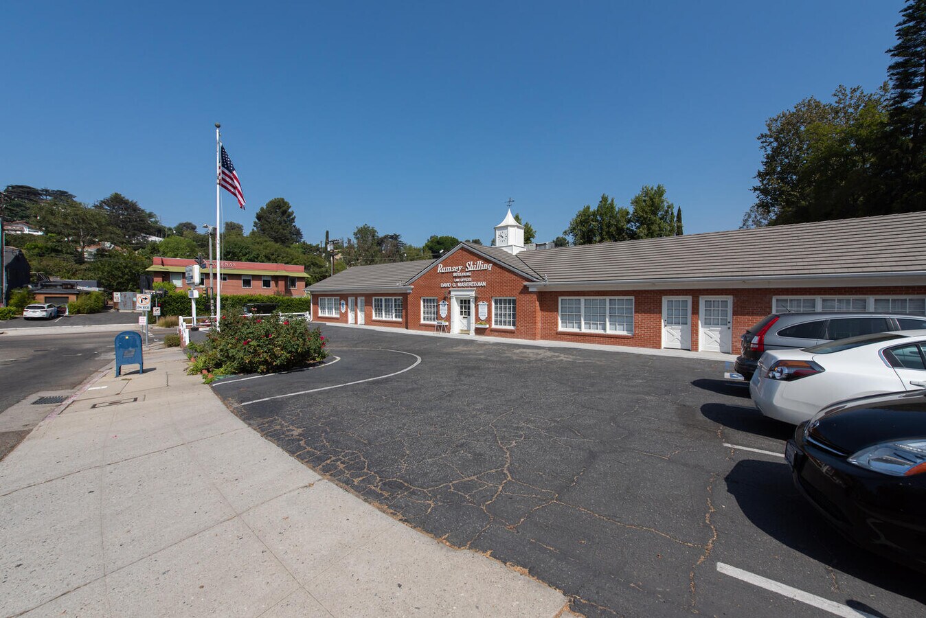 3360 Barham Blvd, Los Angeles, CA 90068