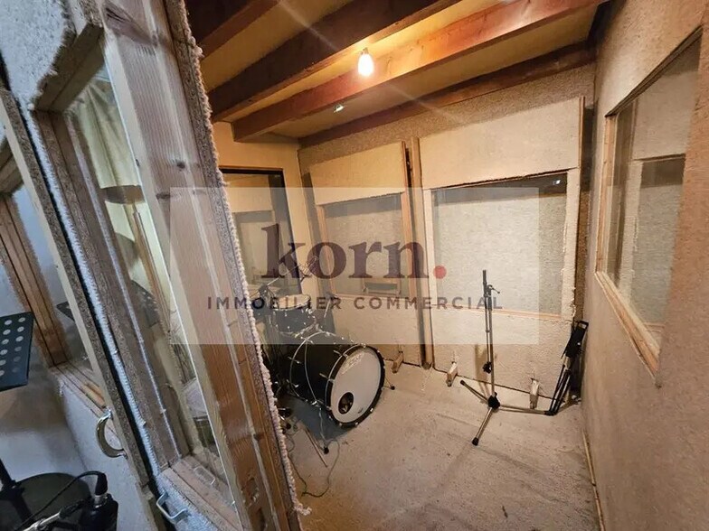 Office in Paris for lease - Building Photo - Image 3 of 5