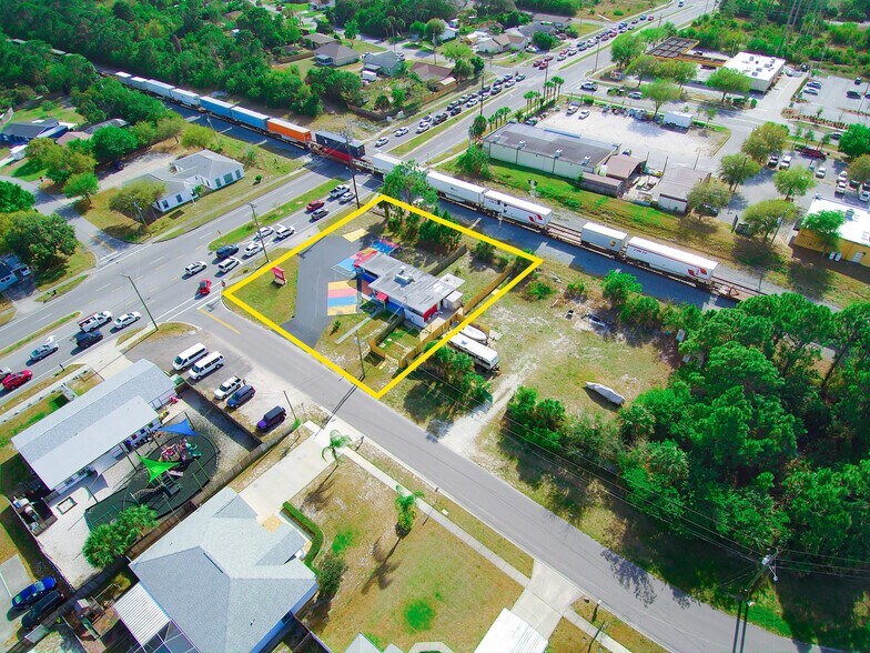 926 Fay Blvd, Cocoa, FL for sale - Primary Photo - Image 1 of 1