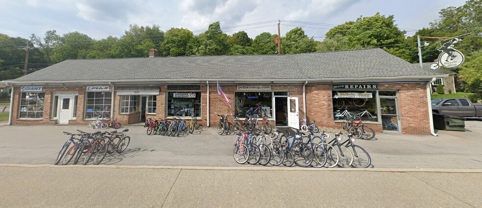 1557 Main St, Pleasant Valley, NY for sale - Building Photo - Image 2 of 5