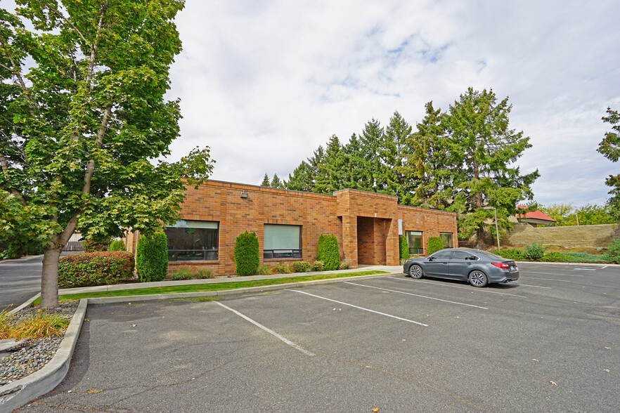 102-104 N 56th Ave, Yakima, WA for sale - Building Photo - Image 1 of 1