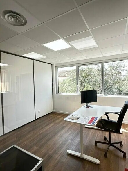 Office in Montpellier for lease - Interior Photo - Image 3 of 3