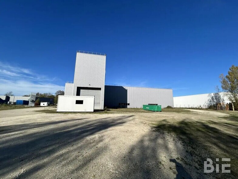 Industrial in Saint-André-de-Cubzac for sale - Building Photo - Image 3 of 9