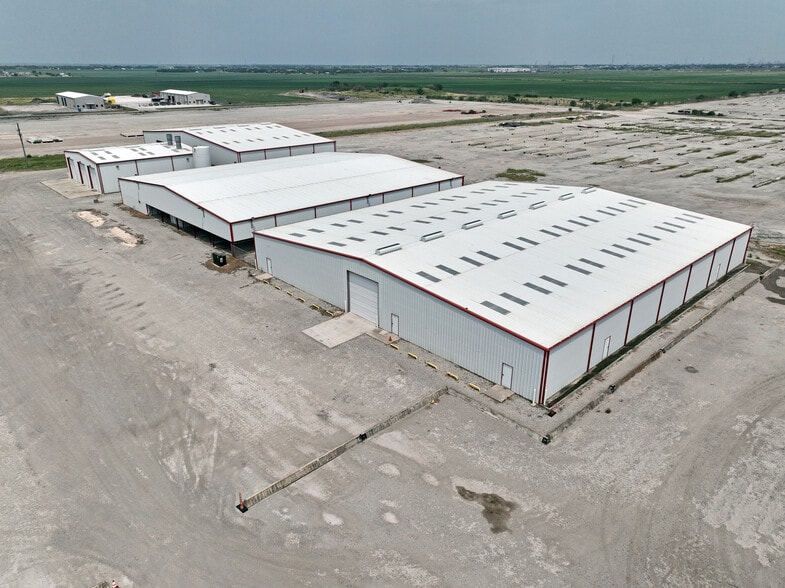 4599 US Highway 77, Robstown, TX for lease - Building Photo - Image 2 of 7