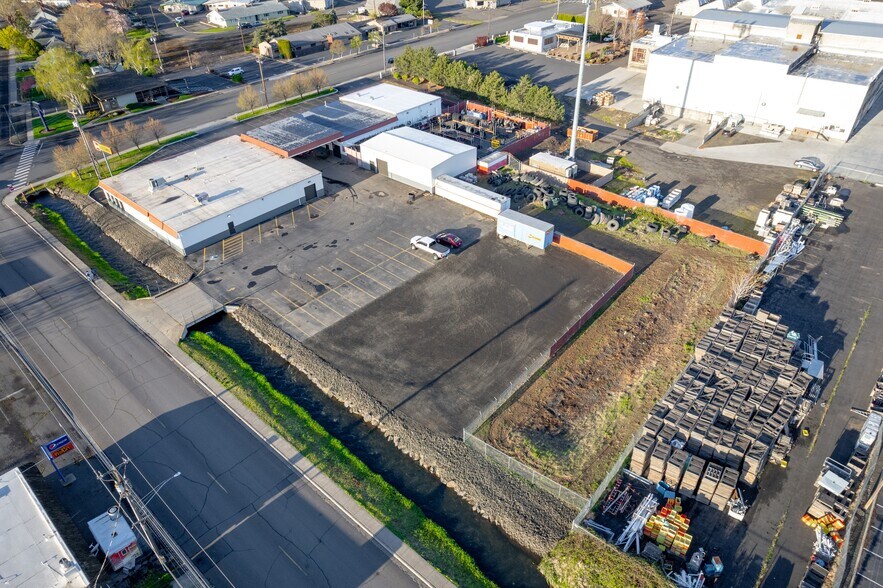 609 E Broadway Ave, Milton-Freewater, OR for sale - Aerial - Image 2 of 6