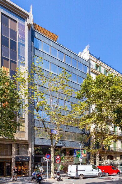 Office in Barcelona, Barcelona for lease - Primary Photo - Image 2 of 3