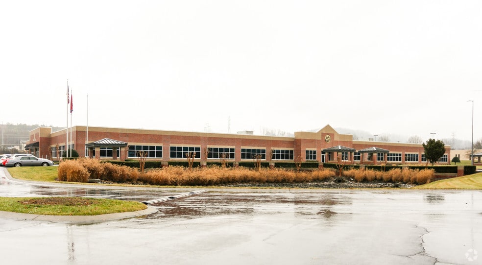 Union Park portfolio of 3 properties for sale on LoopNet.com - Primary Photo - Image 1 of 8