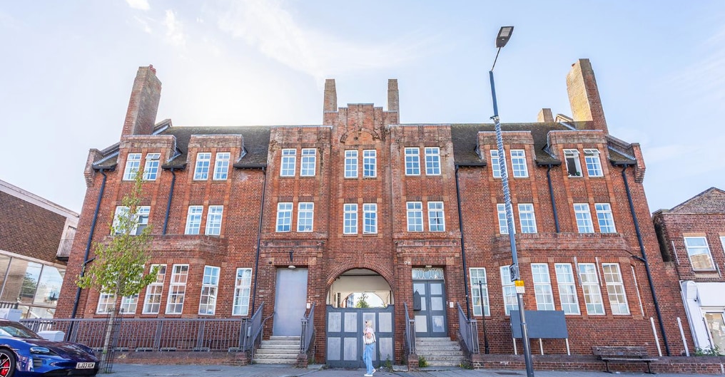 Whitchurch Ln, Harrow for sale Primary Photo- Image 1 of 1