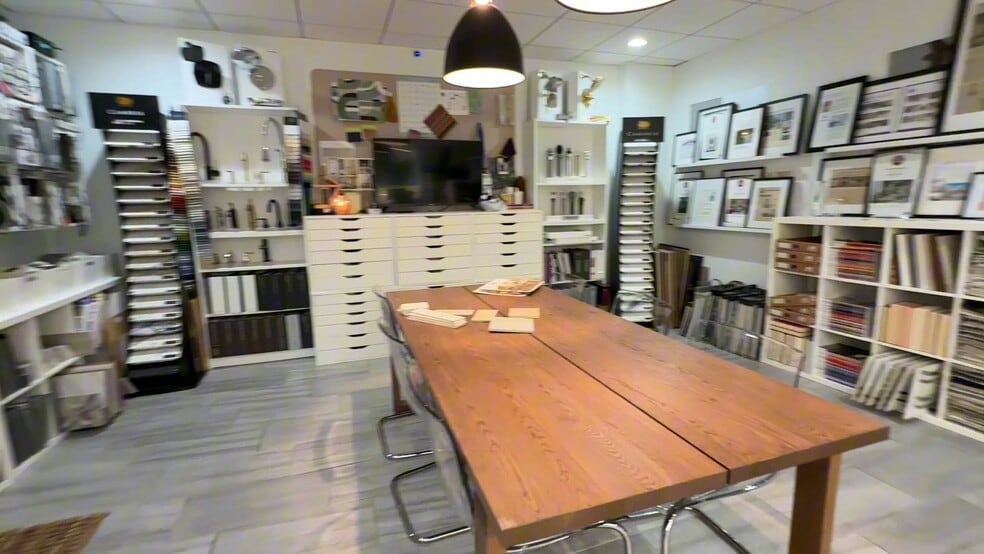 17 S Briar Hollow Ln, Houston, TX for lease - Commercial Listing Video - Image 2 of 15