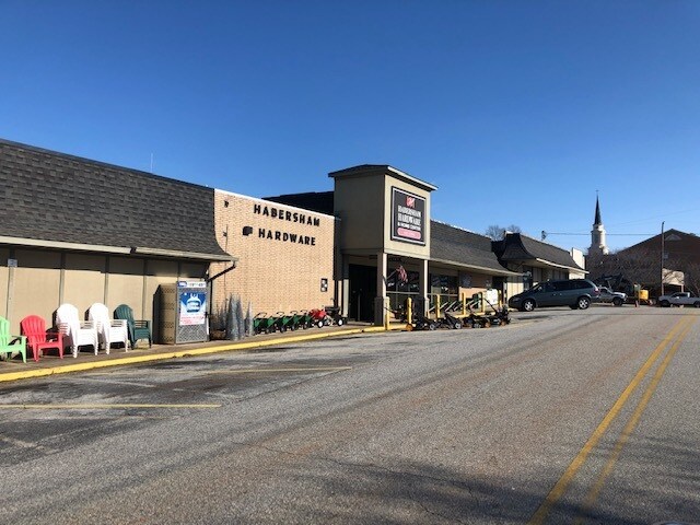 232 Larkin St, Cornelia, GA for sale Primary Photo- Image 1 of 1