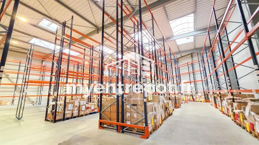 Flex in Roquefort-la-Bédoule for lease Interior Photo- Image 1 of 7