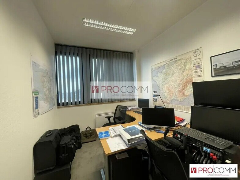Office in Chartres for sale - Interior Photo - Image 3 of 7