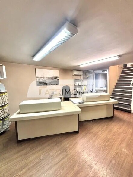 Retail in Marseille for sale - Interior Photo - Image 2 of 5