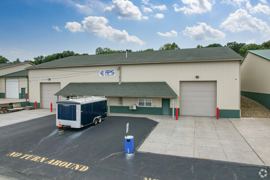 3709 W 3rd Ave, Beaver Falls, PA for lease - Primary Photo - Image 1 of 10