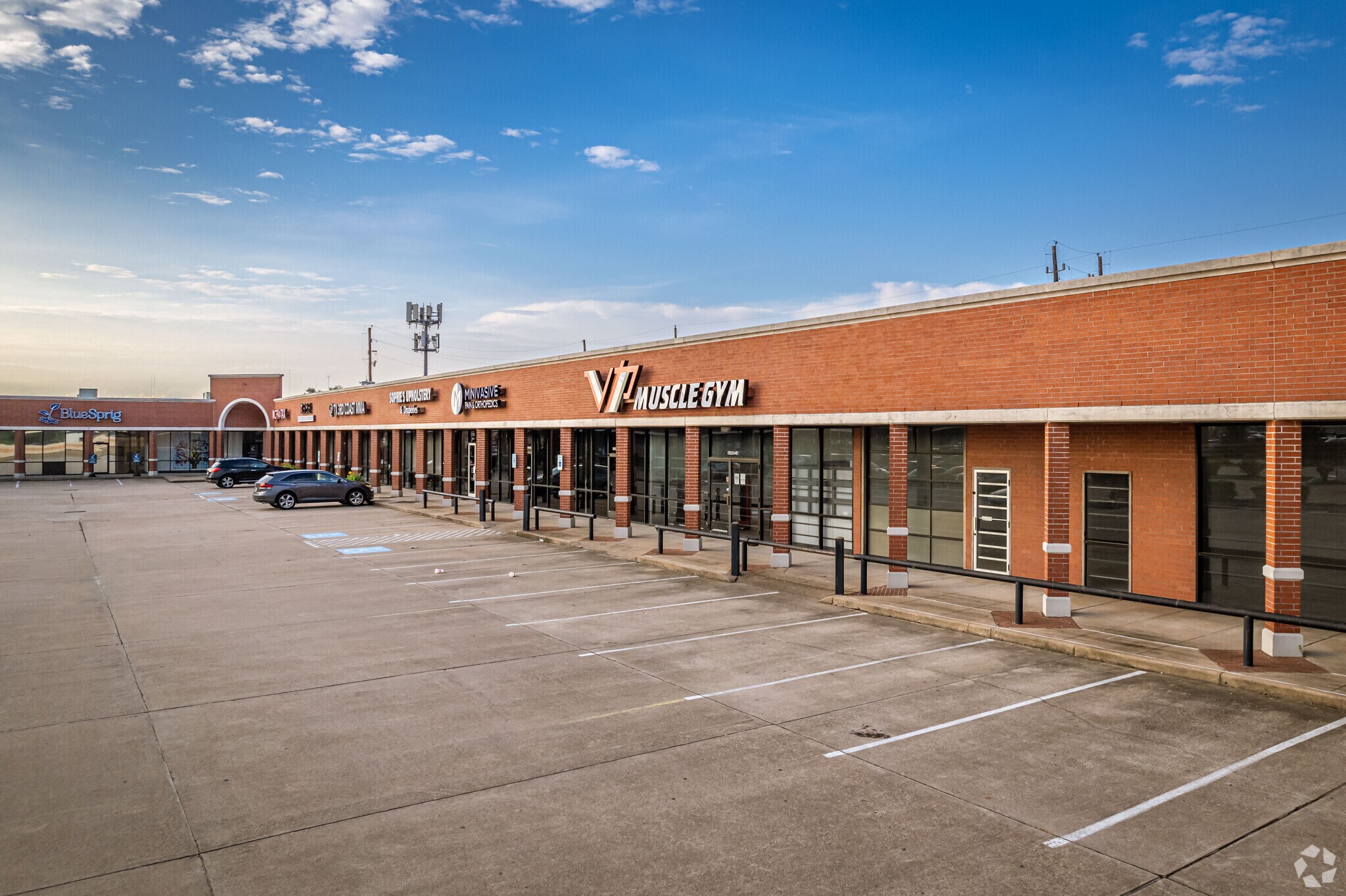 11925 Southwest Fwy, Stafford, TX for lease Primary Photo- Image 1 of 31