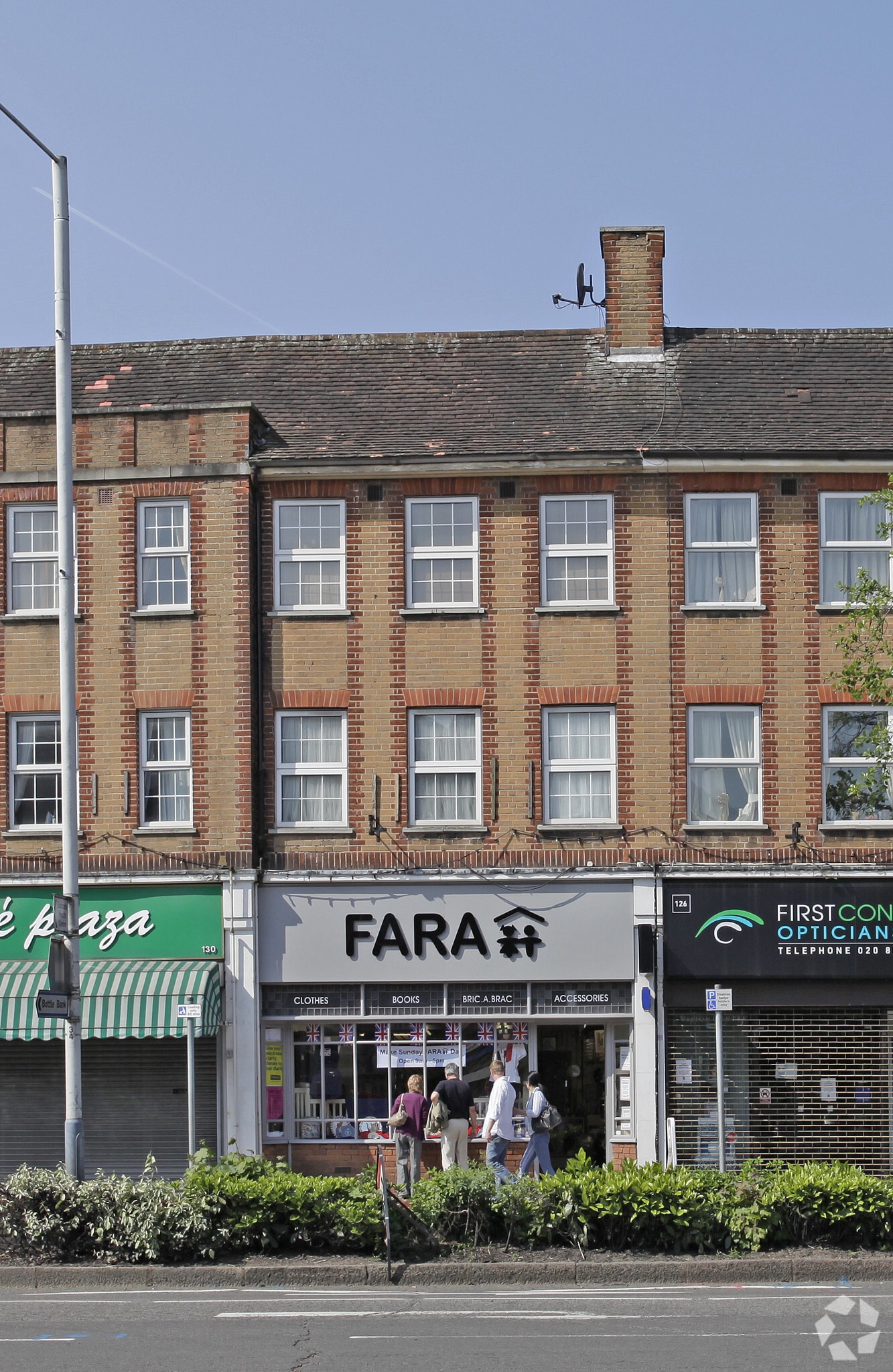 128 Field End Rd, Pinner for sale Primary Photo- Image 1 of 1