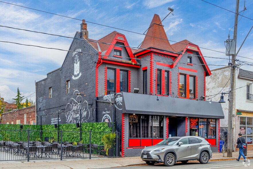 1255 Queen St W, Toronto, ON for sale - Primary Photo - Image 1 of 1