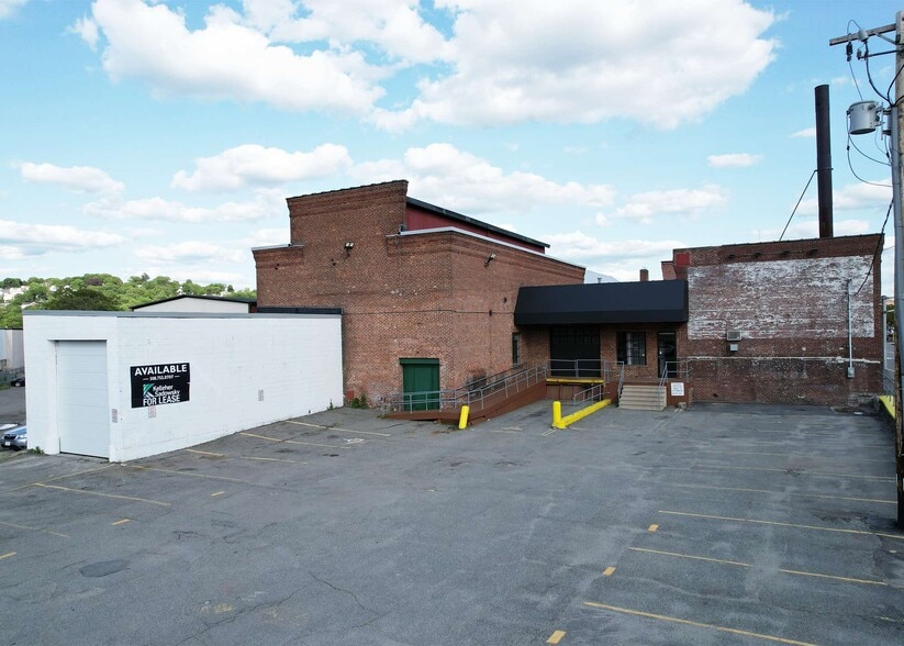 112 Grove St, Worcester, MA for lease - Building Photo - Image 2 of 5
