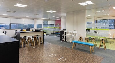 1 Oakwater Av, Cheadle for lease Interior Photo- Image 2 of 3