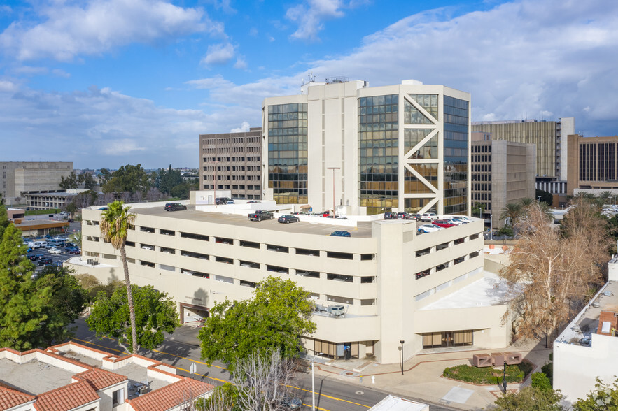 600 W Santa Ana Blvd, Santa Ana, CA for lease - Building Photo - Image 3 of 15