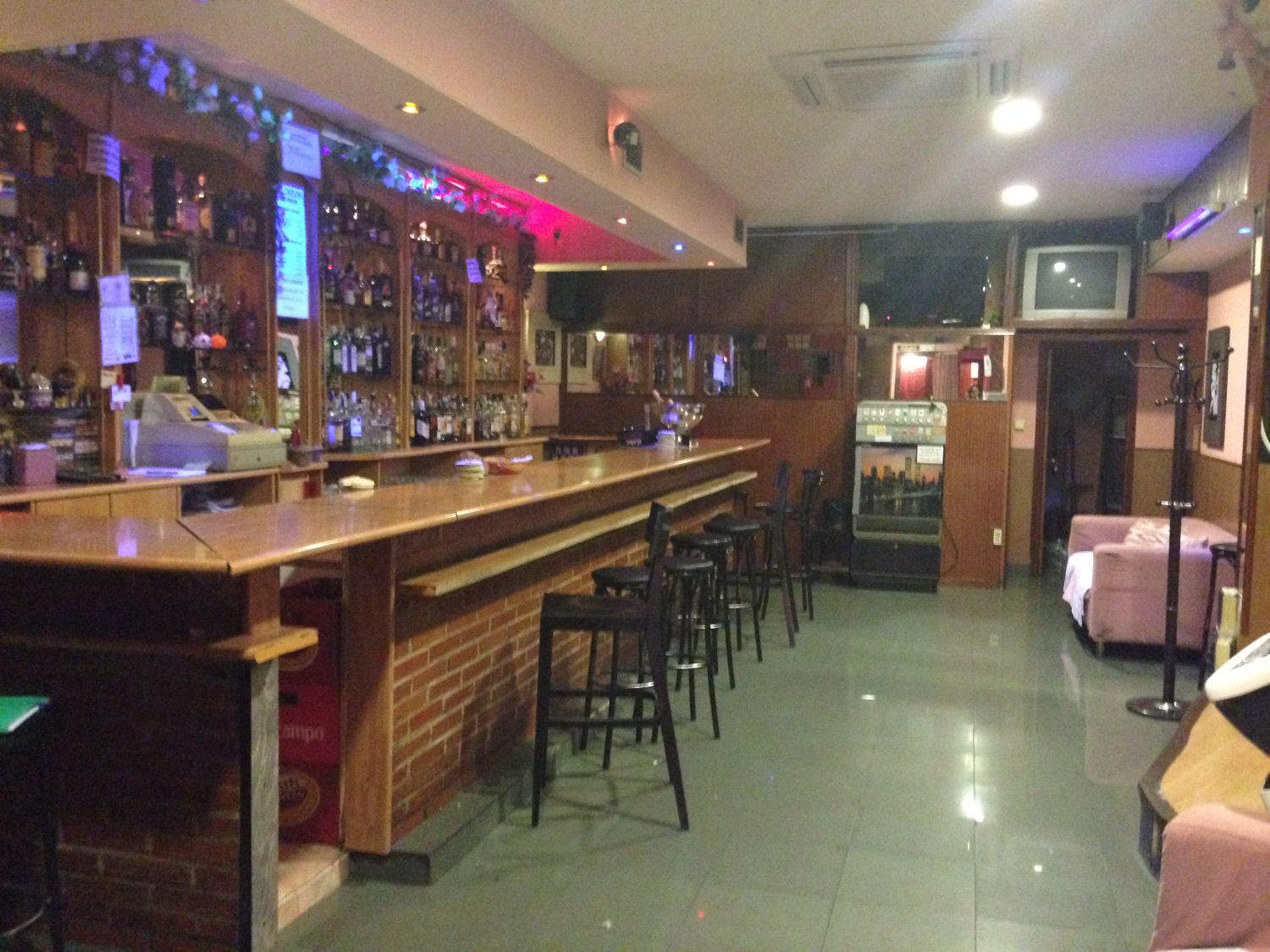 Retail in Madrid, Madrid for lease Interior Photo- Image 1 of 3