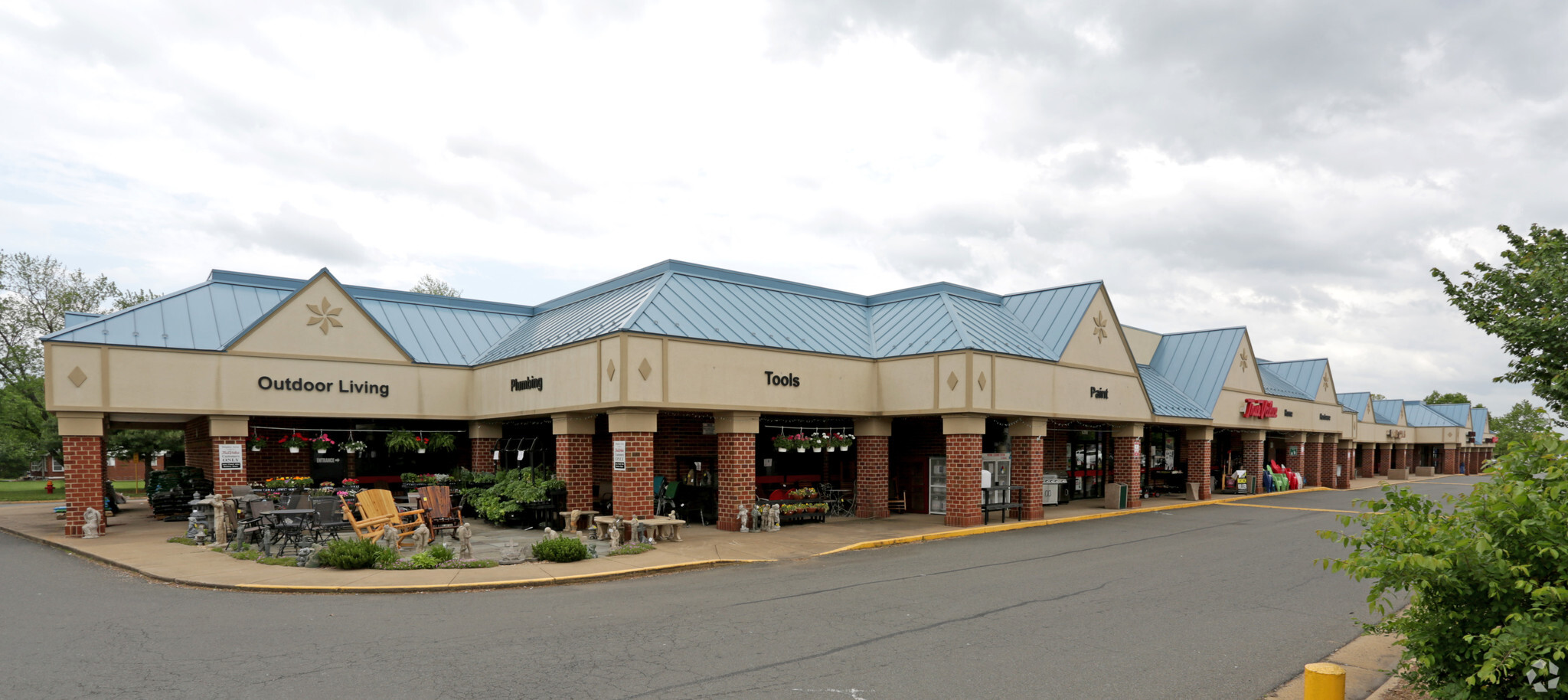 6346-6394 Village Center Dr, Bealeton, VA for lease Primary Photo- Image 1 of 7