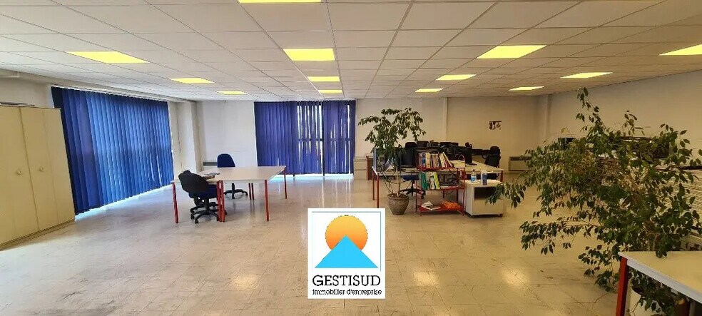 Office in Aubagne for sale - Interior Photo - Image 1 of 6