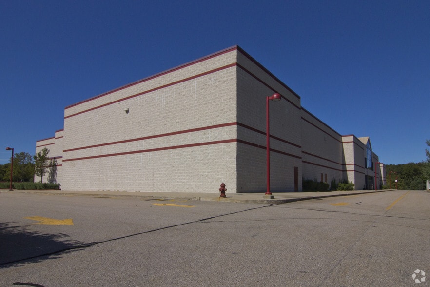 640 S Washington St, North Attleboro, MA for sale - Building Photo - Image 2 of 3