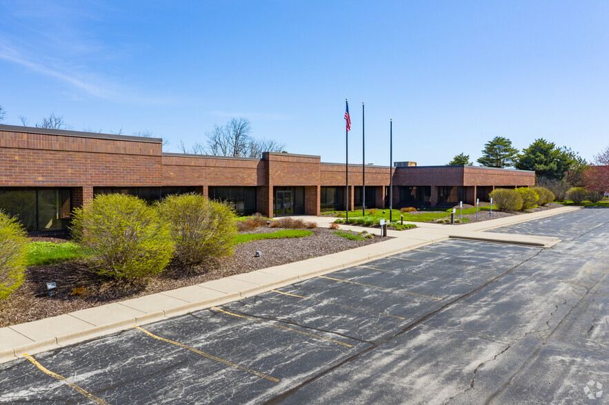 11700 W Lake Park Dr, Milwaukee, WI for lease - Primary Photo - Image 1 of 7