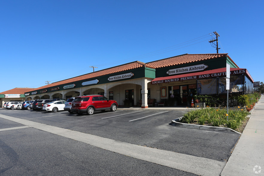 10660-10708 Los Alamitos Blvd, Los Alamitos, CA for lease - Building Photo - Image 2 of 11