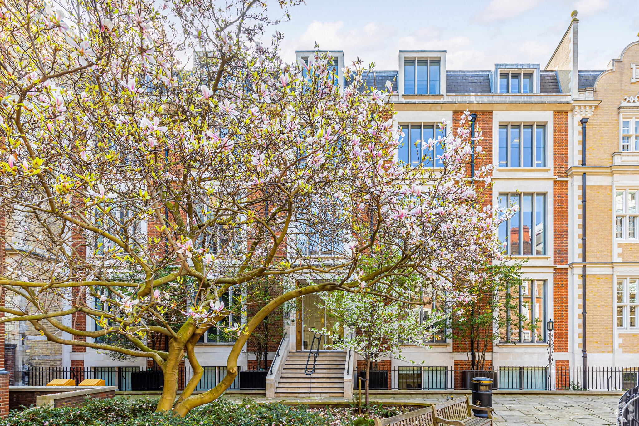 11 Staple Inn, London for sale Primary Photo- Image 1 of 1