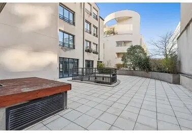 Office in Boulogne-Billancourt for lease - Building Photo - Image 2 of 8