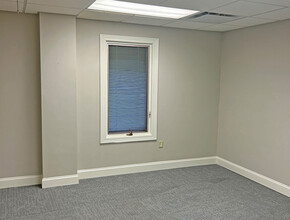 670 Oakleaf Office Ln, Memphis, TN for lease Interior Photo- Image 2 of 4