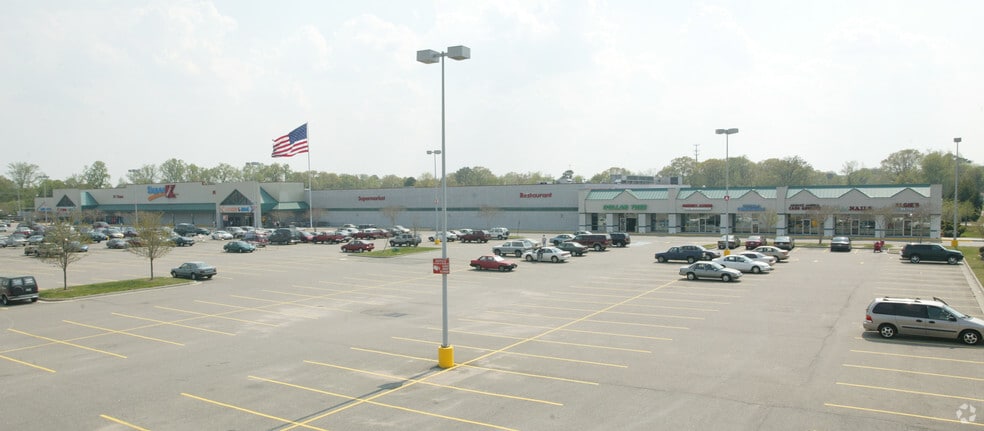 1529 International Blvd, Norfolk, VA for lease - Building Photo - Image 3 of 6