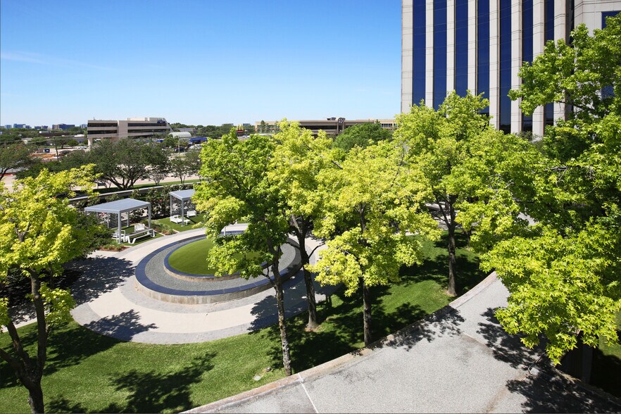 17304 Preston Rd, Dallas, TX for lease - Building Photo - Image 2 of 12