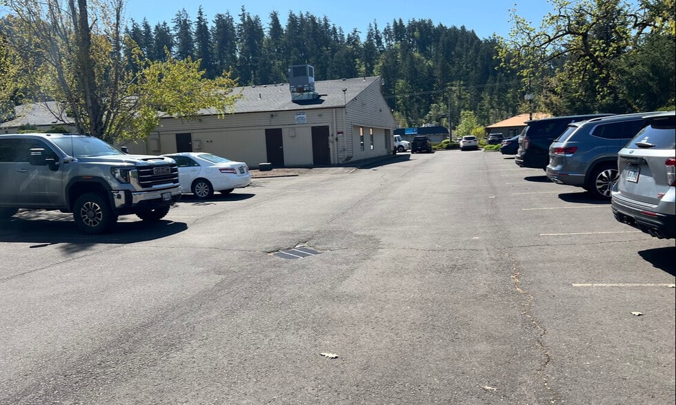 5892 Main St, Springfield, OR for lease - Building Photo - Image 2 of 6