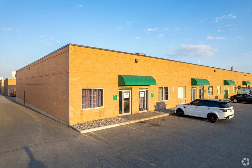 1885 Clements Rd, Pickering, ON for sale - Building Photo - Image 2 of 4