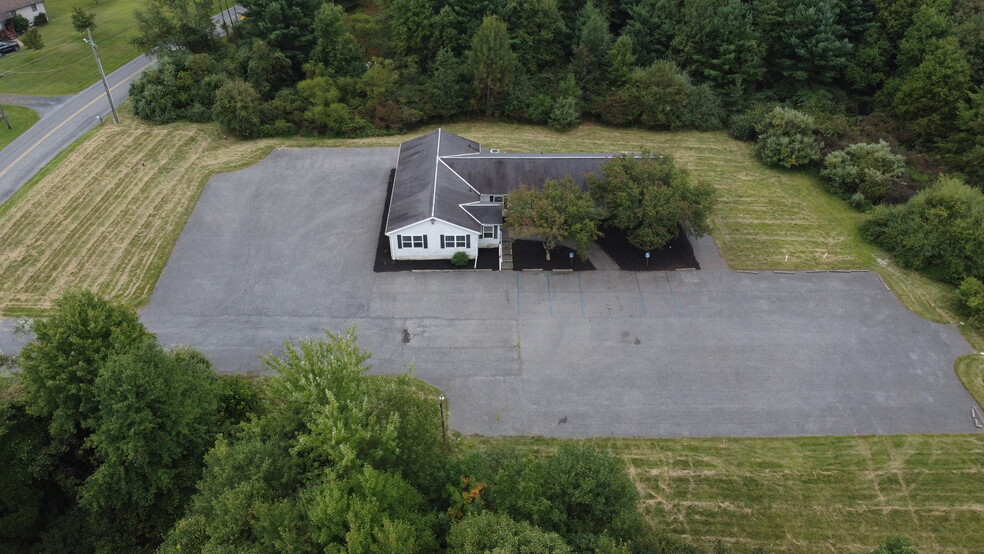 205 Rodenbach Ln, Brodheadsville, PA for sale - Building Photo - Image 3 of 11