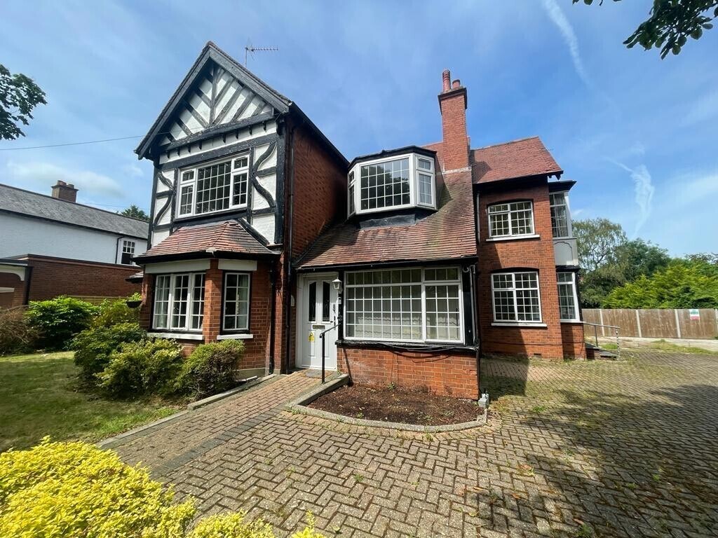 18 Compton Av, Luton for sale Building Photo- Image 1 of 22