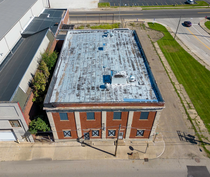 715 2nd St SE, Canton, OH for lease - Building Photo - Image 3 of 4