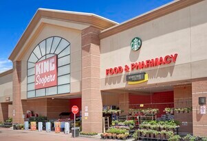 Golden Town Center - Bar