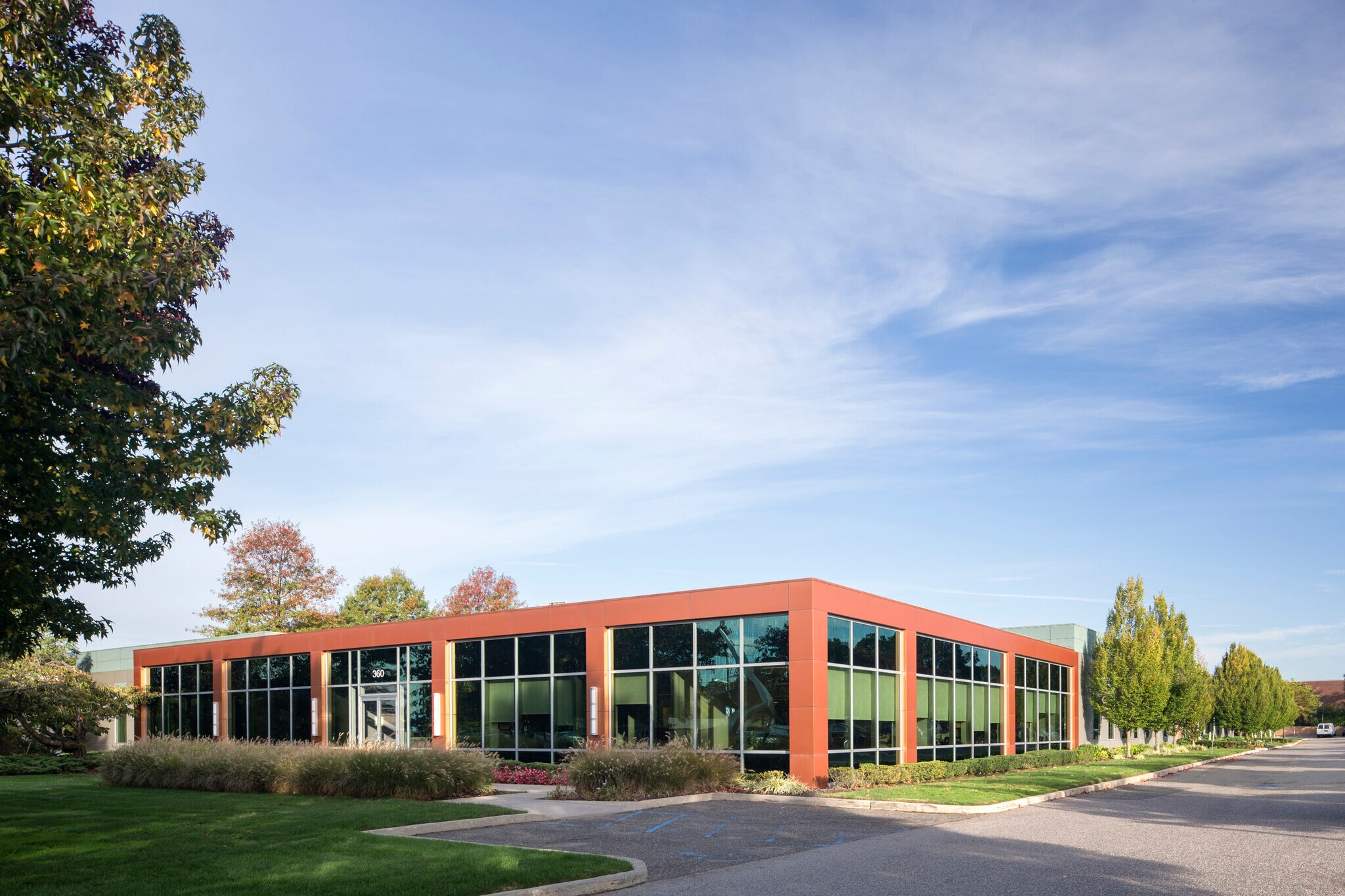 360 Motor Pky, Hauppauge, NY for sale Building Photo- Image 1 of 1