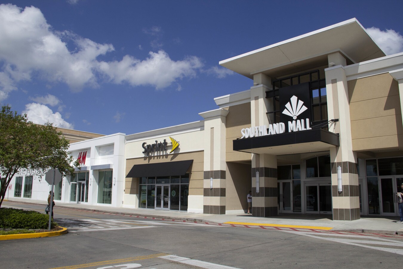 5953 W Park Ave, Houma, LA 70364 Southland Mall