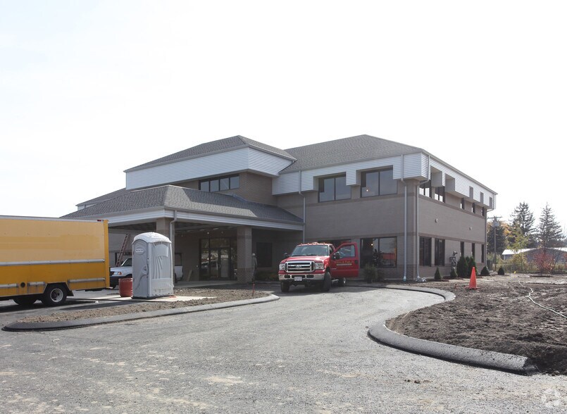 46 West St, West Hatfield, MA 01088