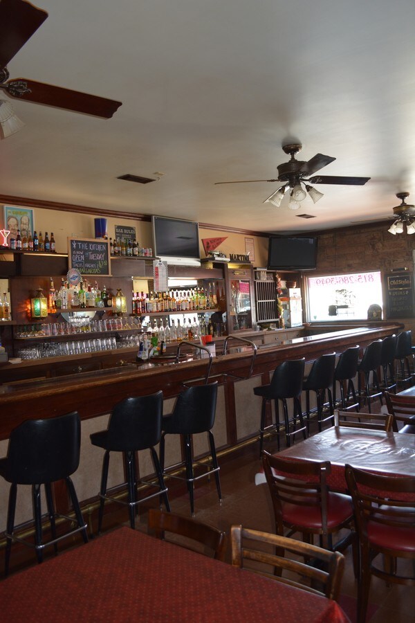 149 W Lincoln Ave, Hinckley, IL 60520