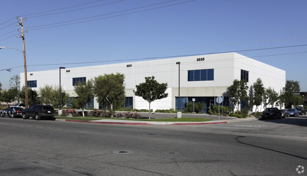 3021-3035 E La Jolla St, Anaheim, CA for sale - Primary Photo - Image 1 of 6