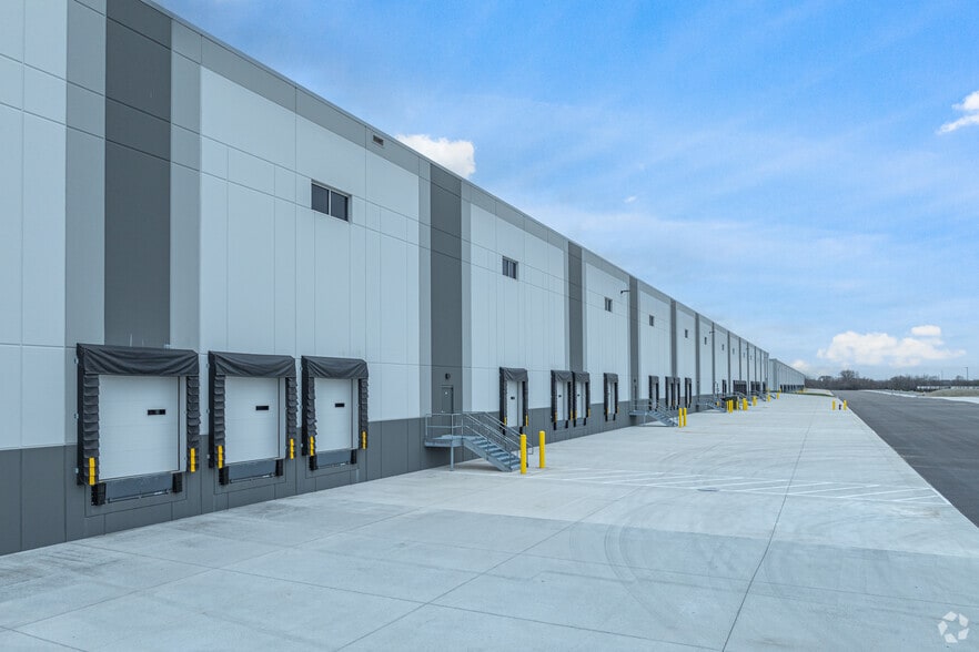 901 E Laraway Rd, Joliet, IL for lease - Building Photo - Image 2 of 5