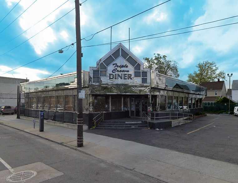 248-27 Jericho Tpke, Bellerose, NY for sale - Primary Photo - Image 1 of 1