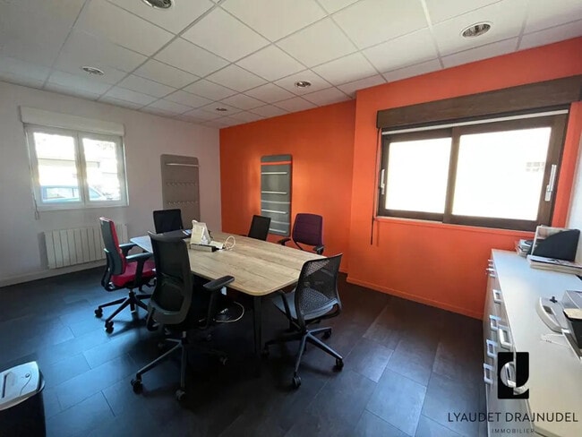 Vente Bureaux 143 m²
